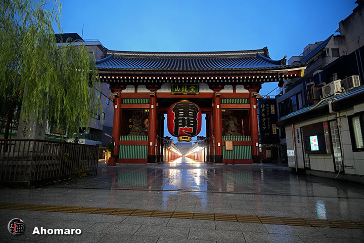 雷門前