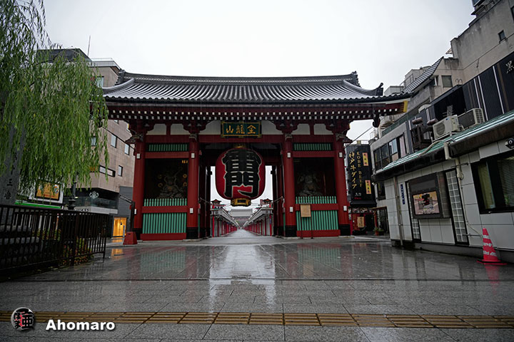 雷門前