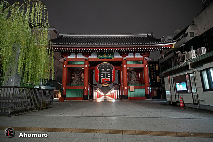 雷門前
