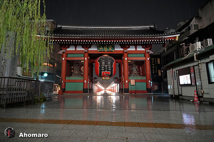 雷門前